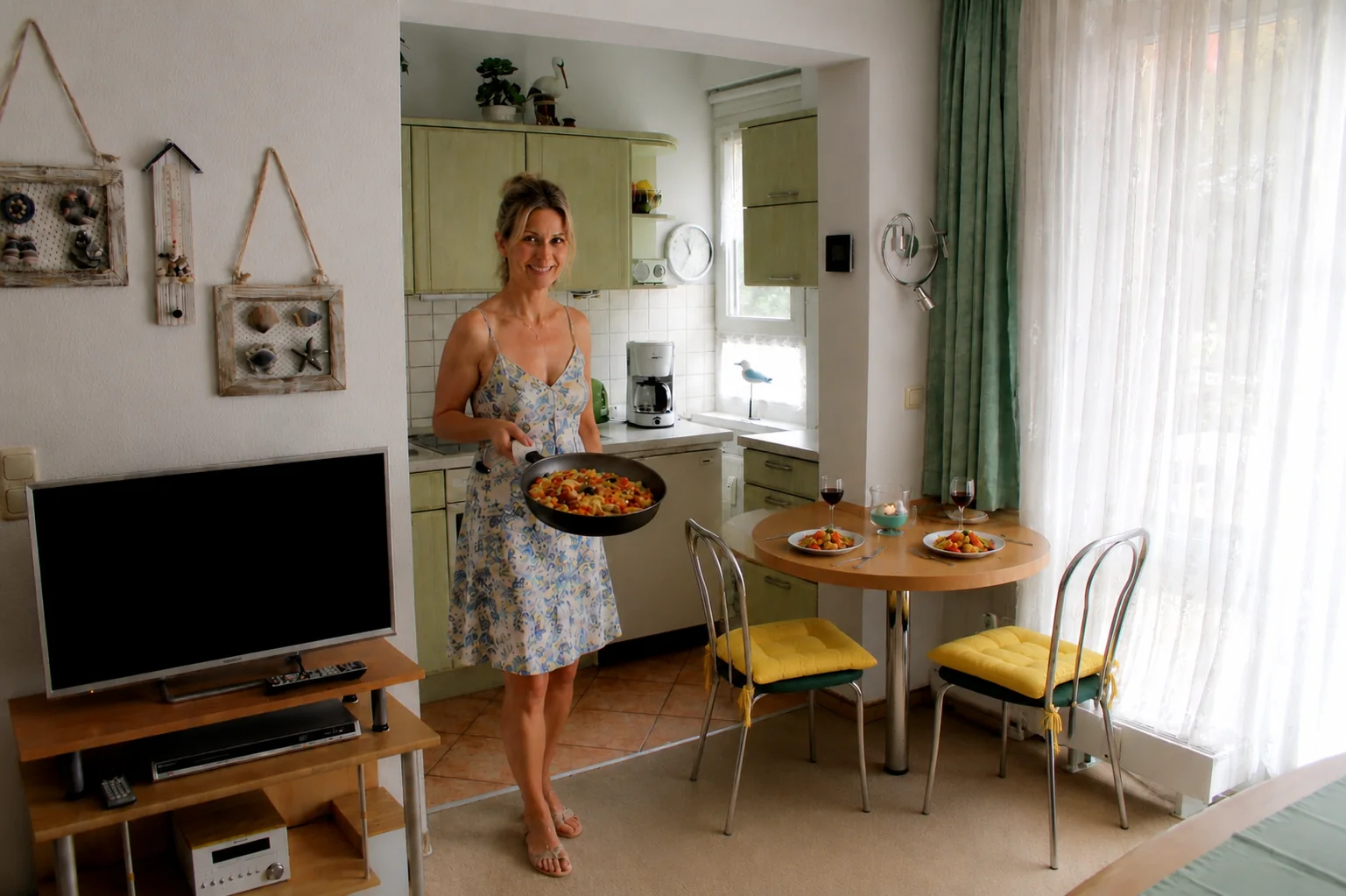 Küche mit Essplatz in der Ferienwohnung